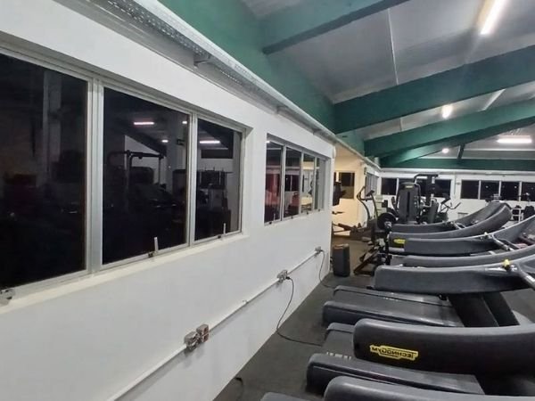 Garanta a privacidade com película decorativa em Blumenau